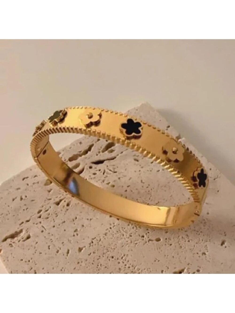 Black flower Bracelet Q465
